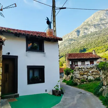 Casita Tanea Montana Y Cerca Del Mar En Cantabria *
