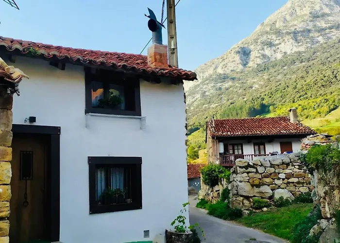 Casita Tanea Montana Y Cerca Del Mar En Cantabria *